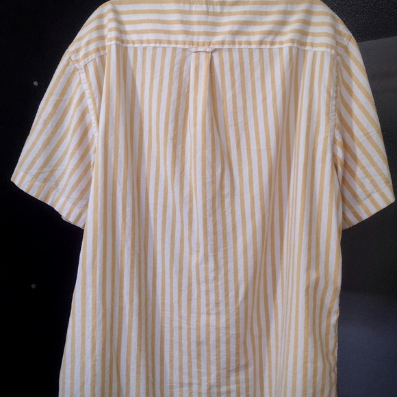 Old Navy Short Sleeve Button Down Shirt - Picture 2 of 4